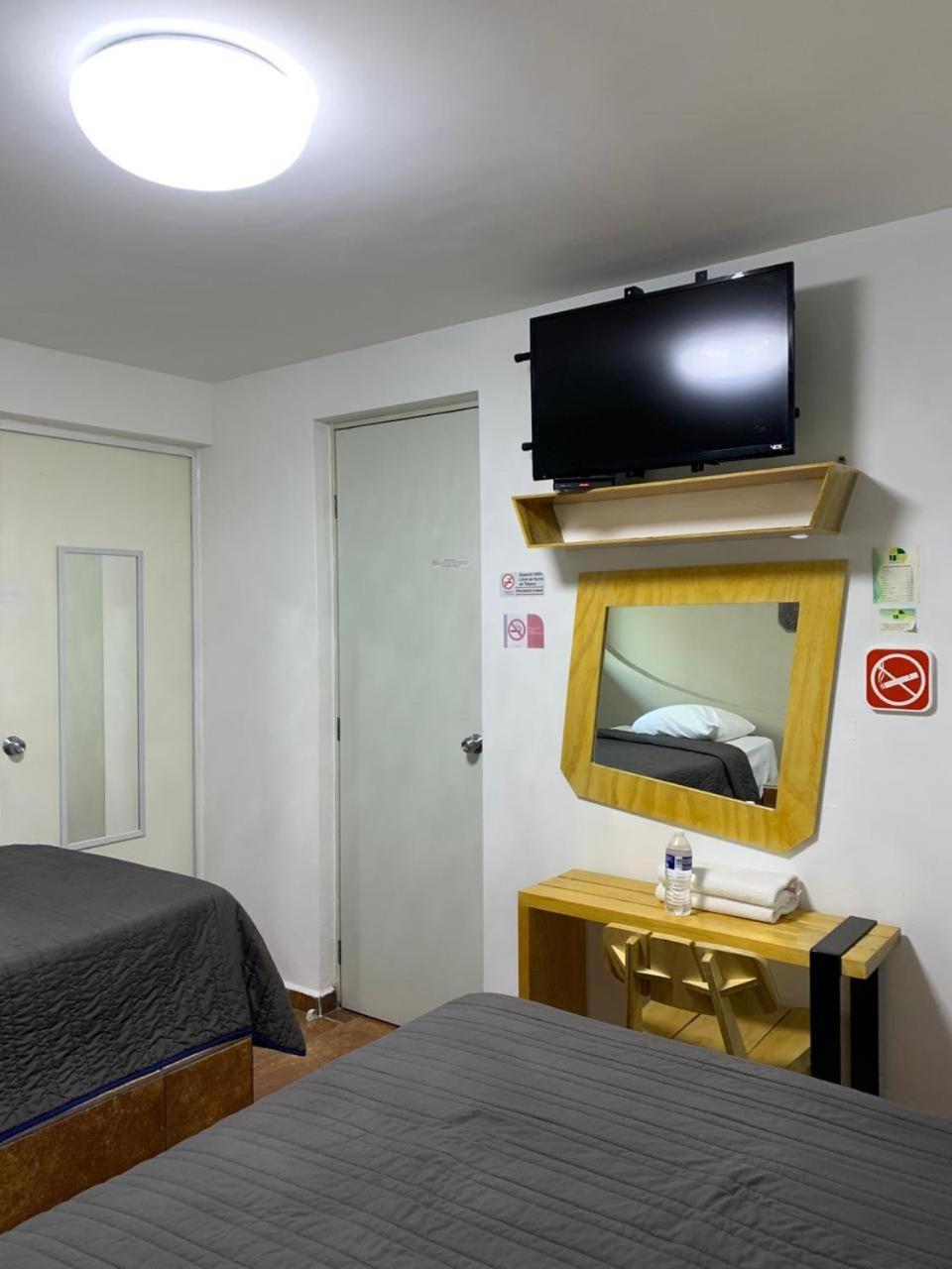 Tecnologico Hotel 3*